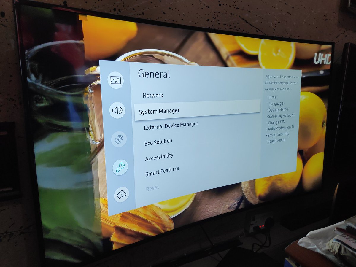 Jacelectronicss's tweet photo. Samsung 55-Inch 4K Curved Ultra HD Certified HDR Smart TV [Energy Class A] London Used TV for sale at N280,000 

Comes with TIZEN OS With Apps installed. 

Ultra HD And HDR with 4K 
Conects with wireless and android phones. 

DM and RT 
08064874999 WhatsApp https://t.co/nd6oWIDJEI