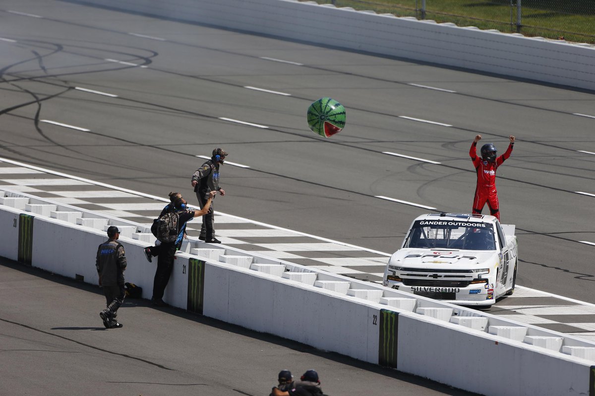 NieceMotorsport's tweet photo. 1⃣ year ago...
@RossChastain was smashing 🍉🍉🍉🍉 on the front stretch and in victory lane🏁 at @PoconoRaceway in his No. 4⃣5⃣ #Baja @chevrolet
#Melonmanchallenge #PressTheAttack https://t.co/8WaixbEt5i