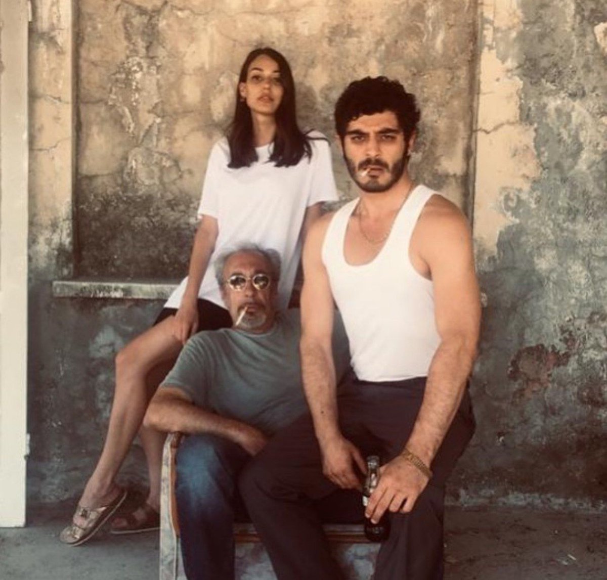 Turkishseriies1's tweet photo. كواليس المسلسل القصير
” دائرة الحب الغير مكتملة “ الذي من بطولة ديلان دينيز و بوراك دينيز 🧡
 #YarımKalanAşklar https://t.co/jOADwDifeJ