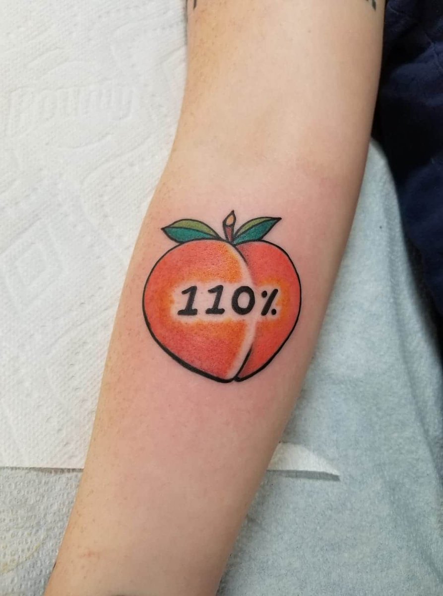 skullandxstitch's tweet photo. Been a year since i got my @planetbooty tattoo (aka my moms favorite of all my tattoos)!!! Im still so so so happy with how it turned out! Healed pretty good despite @DCGermick rubbin his sweaty forehead all over it while it was still healing... https://t.co/1DDPbXANwb