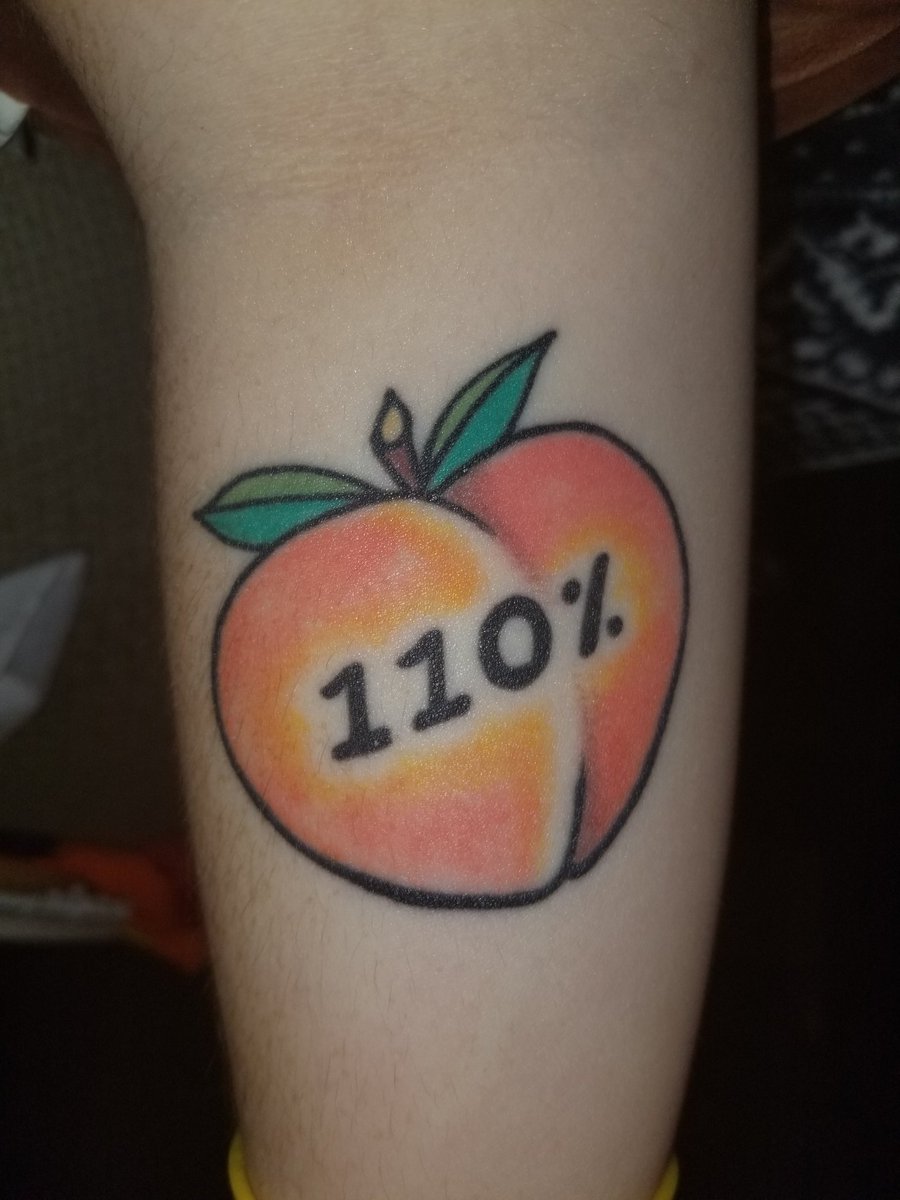 skullandxstitch's tweet photo. Been a year since i got my @planetbooty tattoo (aka my moms favorite of all my tattoos)!!! Im still so so so happy with how it turned out! Healed pretty good despite @DCGermick rubbin his sweaty forehead all over it while it was still healing... https://t.co/1DDPbXANwb
