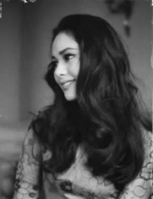 スカルノ大統領夫人のtwitterイラスト検索結果