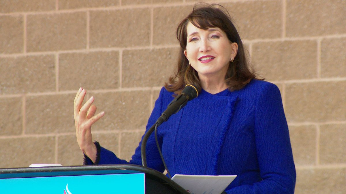 fox11news's tweet photo. President Trump and former Vice President Biden aren't the only candidates on November's ballot. Libertarian Jo Jorgensen made a campaign stop in Oshkosh over the weekend. https://t.co/C7TwT8kaY4 #politics https://t.co/ZI1jNLVeNU
