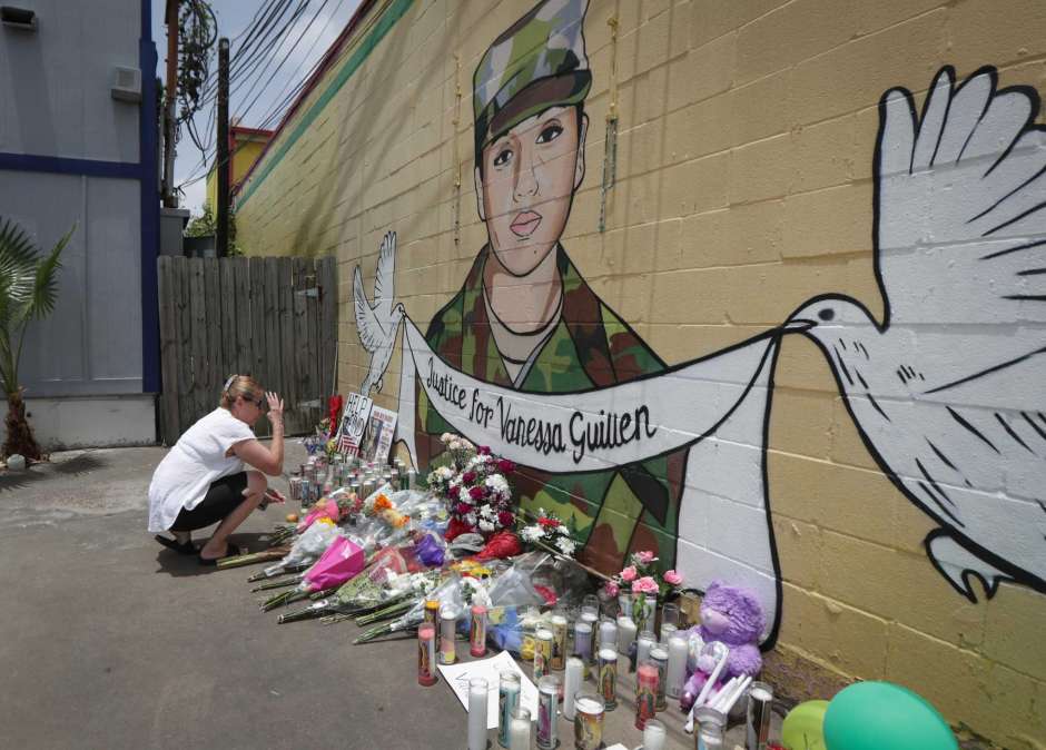 9/ Murals popped up in Houston, San Antonio, Fort Hood, Fort Worth and Washington, D.C., with one artist calling for 20 murals, one for each year of her life.  https://chrn.cl/2OZixN1&nbsp;