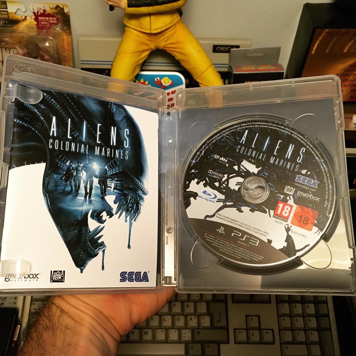 UnboxingHands's tweet photo. Aliens: Colonial Marines - Sega - PS3 FPS Game - 2013
๐ช๐๐
#retrogaming #retrogames #retrogamer #alienscolonialmarines #gamer #gaming #playstation #sega #ps3 #playstation3 #ps3games #playstationgames #consolegames #cdgames #aliens #popculture #videogames #fps #colonialmarines https://t.co/aJe8MajKKp