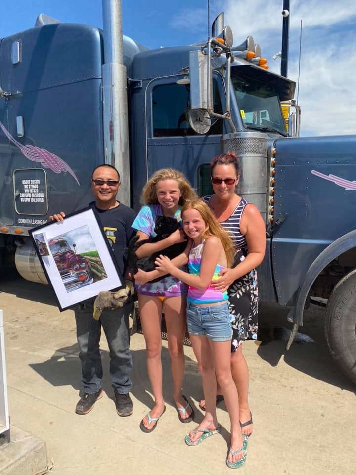 Vertex_Group's tweet photo. An act of kindness from one of our @Vertex_Group Drivers in Alida, Saskatchewan! Thank you Jack, for your compassion and goodwill! #goodsamaritan #actofkindess #vertexresourcegroup See full post: https://t.co/rOaKAUTOWg https://t.co/gjBlojb4Gy