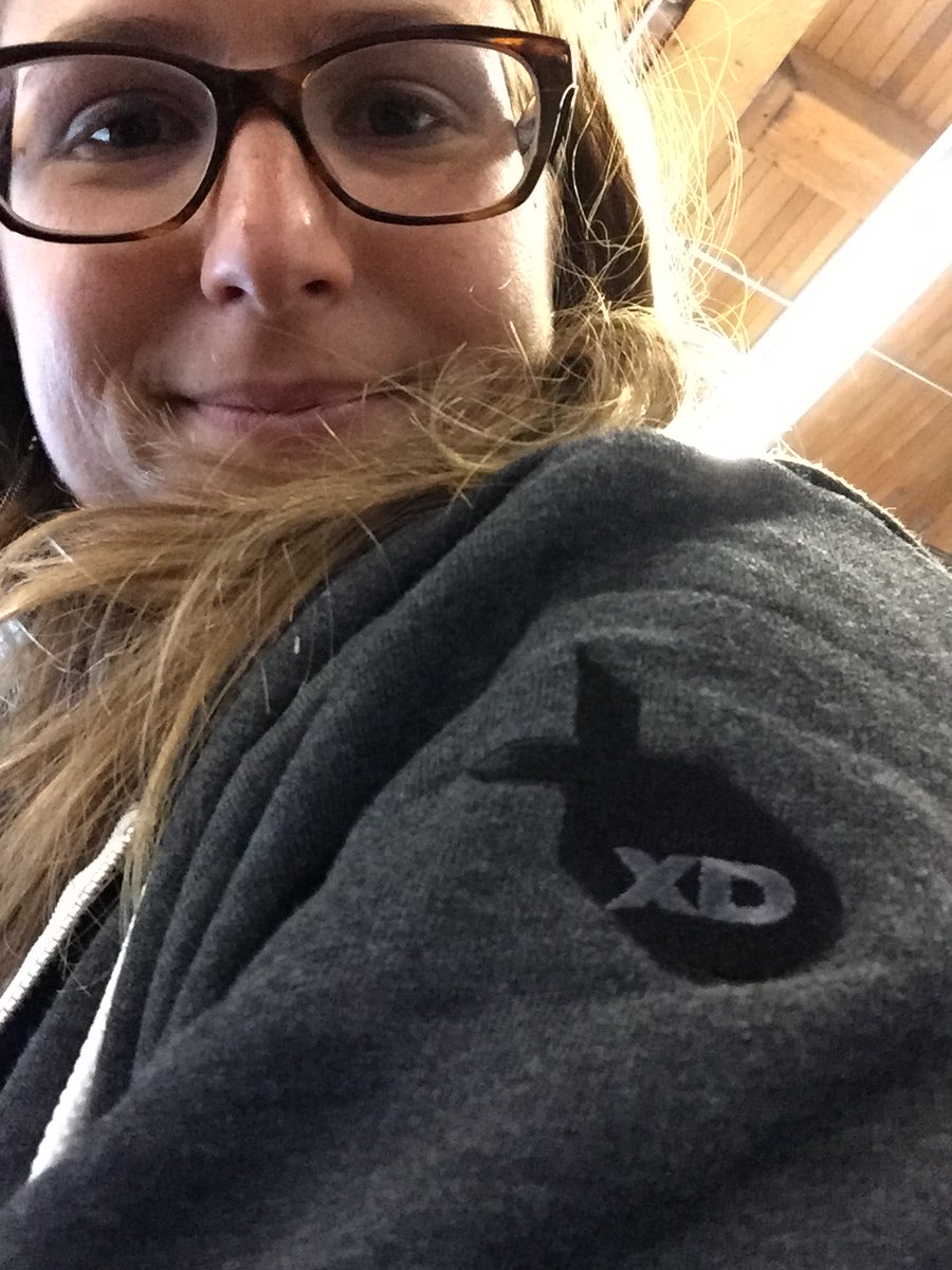 samanthatoy's tweet photo. 5 years ago today I walked into Adobe SF & nervously snapped this pic of the 'A'.
It was my first day on #adobedesignteam & I had no idea what was in store for me.
It was a new beginning that has turned into
🙌5 amazing years designing tools for creatives🙌 https://t.co/OFiba6hh94