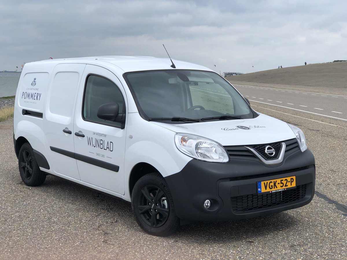 wijnblad's tweet photo. Zo, de eerste bestelling voor onze nieuwe aanwinst in Zeeland. Even poseren op de brouwersdam https://t.co/gfQ9OMxTho