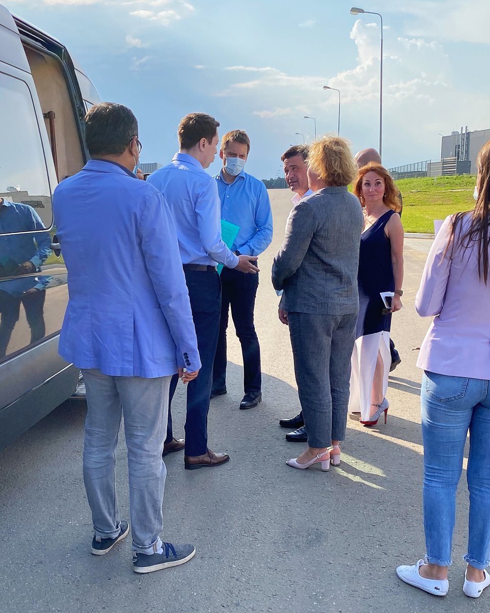 Губернатор Андрей Воробьёв прилетал сегодня на территорию ОЭЗ «Ступино Квадрат», где мною вновь были озвучены проблемы по расселению бараков: срыв сроков, откровенное разбазаривание бюджета, взятки и недееспособность администрации.

Подробнее тут > vk.com/wall1596986_26…