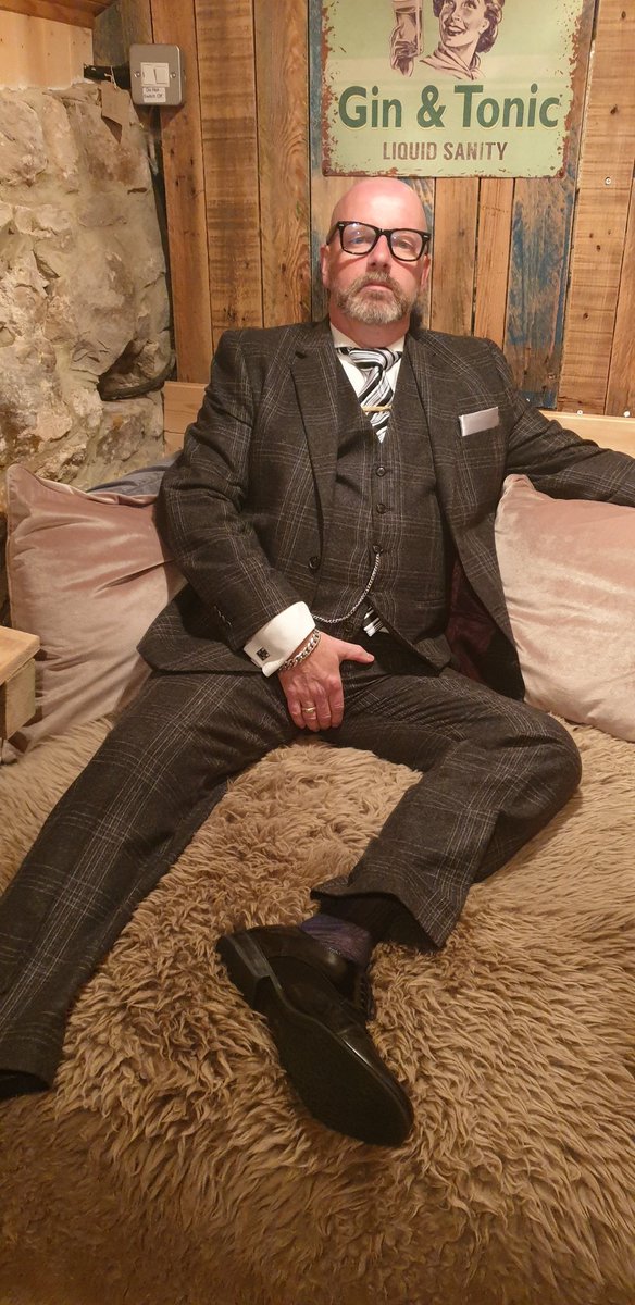 SuitbearNE's tweet photo. Enjoying posing in a 3 piece suit. RT to see video
#suitbear #gay3piece #gaysuit #gaysuitfetish #gaydaddy #gayboss #gaymaster #gaysuitdaddy #suitfetish #gaysuitplay https://t.co/3B0wkpATKs