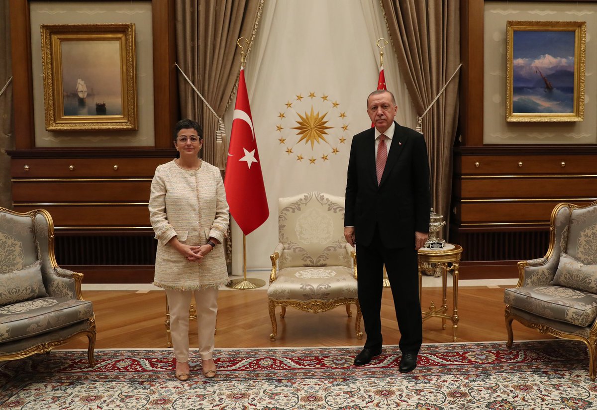Cumhurbaşkanı <a href="/RTErdogan/">Recep Tayyip Erdoğan</a>, İspanya Dışişleri, Avrupa Birliği ve İş Birliği Bakanı Arancha Gonzalez Laya’yı Cumhurbaşkanlığı Külliyesinde kabul etti.