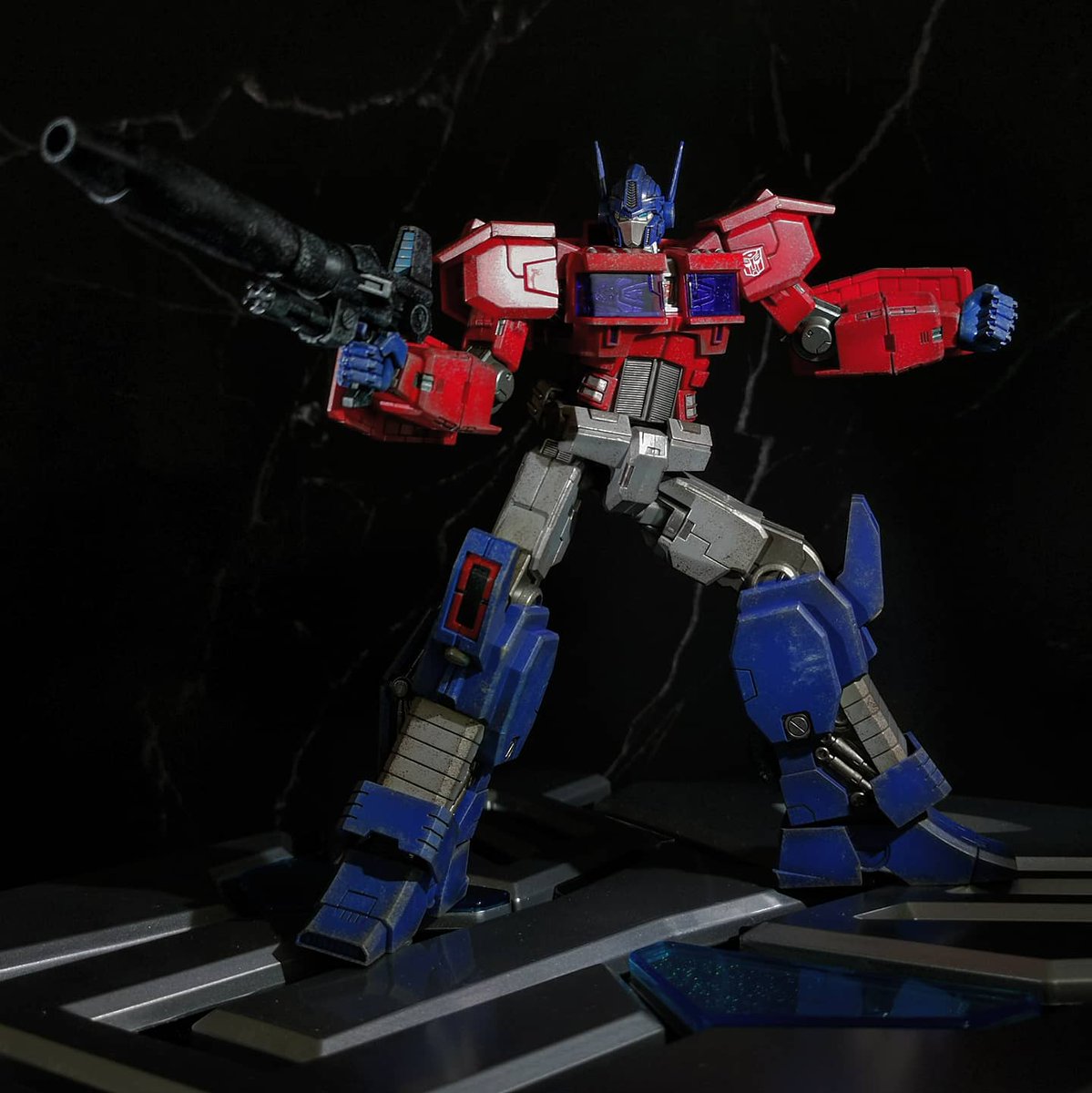 EmpiresHouse's tweet photo. Flame Toys, Optimus Prime - “One shall stand, one shall fall!”
Photography #BenjaminLycett
#toy #toyphotography #optimusprime #flametoysmodelkit #transformers #flametoys
#transformercollector #photorealism #toyphoto #optimusprimetoys #lovetransformers #cybertron https://t.co/L1bKSVgYGX