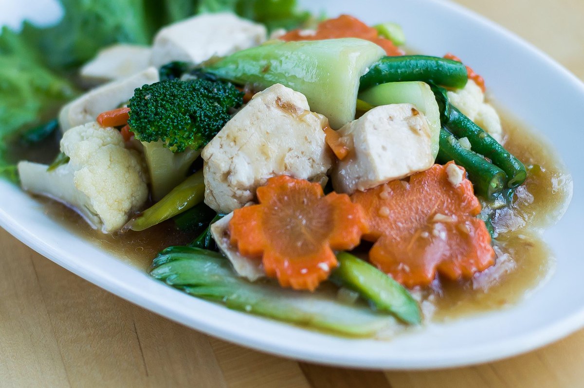 beauthaidc's tweet photo. Kick off your week with our Sautéed Vegetables! 🥬 🥕🥦
#dc #washingtondc #shaw #shawdc #shawsome #shawtogo #shawdelivery #mtpleasant #mtpleasantdc #nwdc #dcvegan #vegan #dcveg #thaifood #dcveganlife #plantbased #edibledc #infatuationdc #dcrestaurants #dctogo #dcdelivery #igdc https://t.co/8iGXEXTJMV