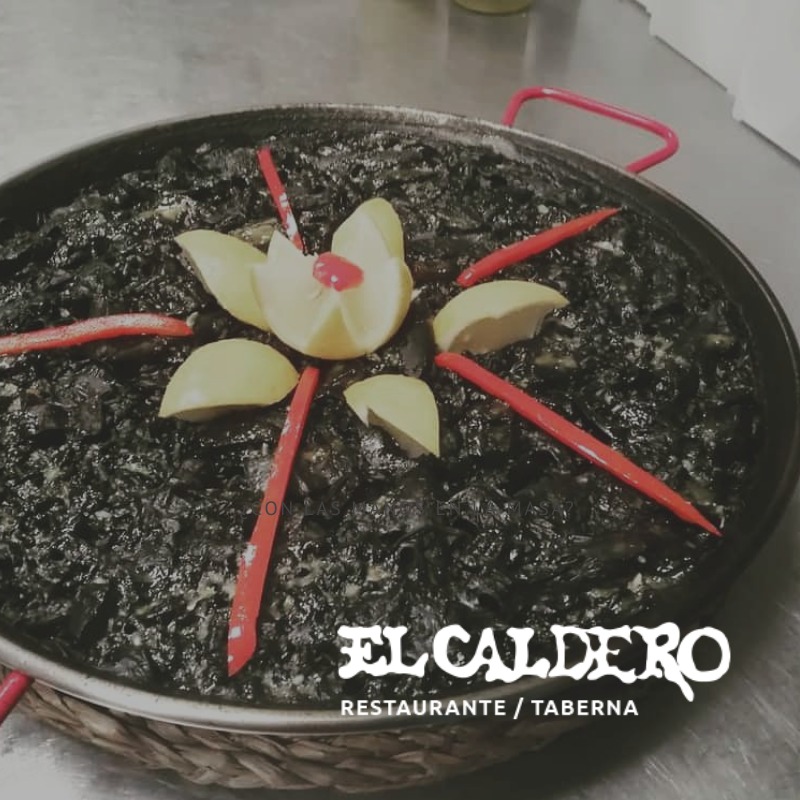 Un arroz negro, el aperitivo perfecto en la Taberna murciana de Téllez junto a tu cerveza, vino o refresco.
Ahora, más que nunca , el sabor mediterráneo en #Madrid.