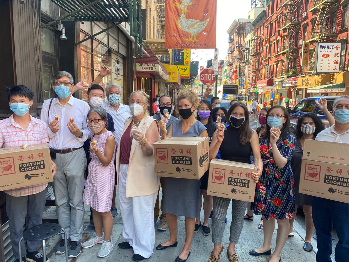 FY_EYE's tweet image. Kicking off #CensusWeek &amp;amp; celebrating Phase 4 reopening in Chinatown w/ @galeabrewer, @JulieMenin and many community partners to announce our innovative + tasty 2020 Census fortune cookie campaign! Support Chinese restaurants and #GetCountedNYC! Learn more bit.ly/3f6fGMO