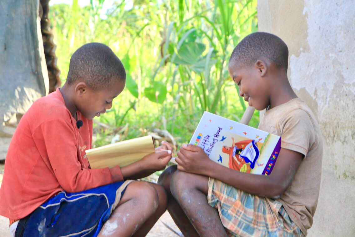 pangeaeducation's tweet photo. We believe in learning through stories — so we put a lot of passion into publishing more and more of our captivating story books, working with talented Ugandan illustrators and storytellers for each and every one. #Literacy #Storytelling https://t.co/V5FNbWCC2k