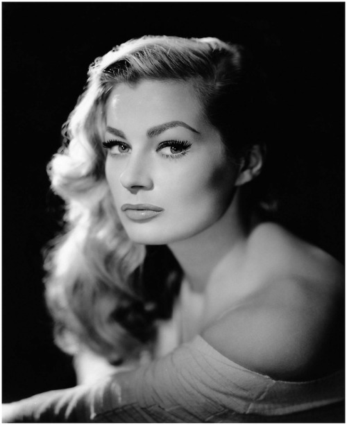 distractedfilm's tweet photo. THE FACES OF OTHERS:

Anita Ekberg.

1958. https://t.co/70PvdEFjes