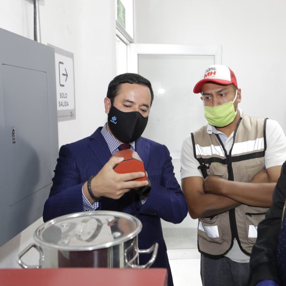 AlcaldiaMHmx's tweet photo. Esta mañana, nuestro Alcalde @vromog inauguró el primer Crematorio para Animales de Compañía en la Ciudad de México, ubicado en el #PanteónDolores.

#MHSustentable 
#MHelCorazónDeLaCapital https://t.co/DxySTBsnPY