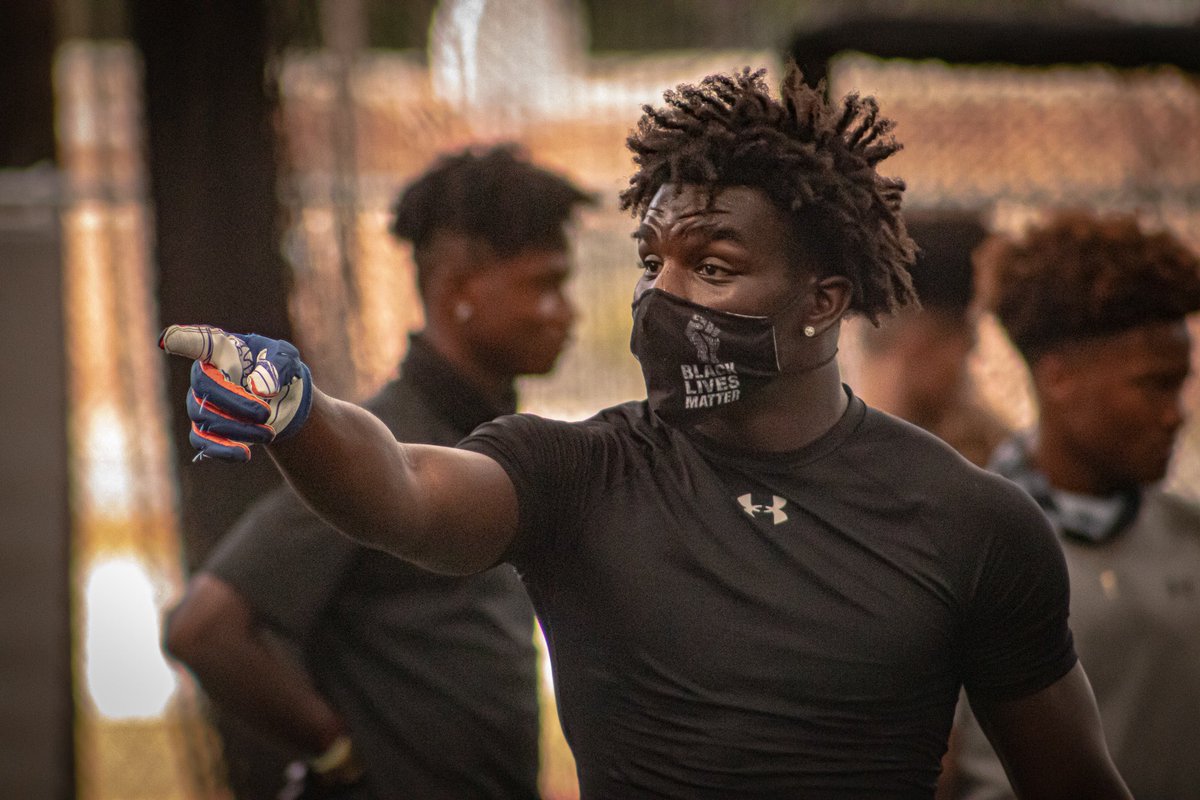 TimVerghese's tweet photo. Eval Notes in Westfield WR Kevin Graham 

Seen all I needed to see from the last two weeks to know Graham has college potential https://t.co/rbhoiIwzsX