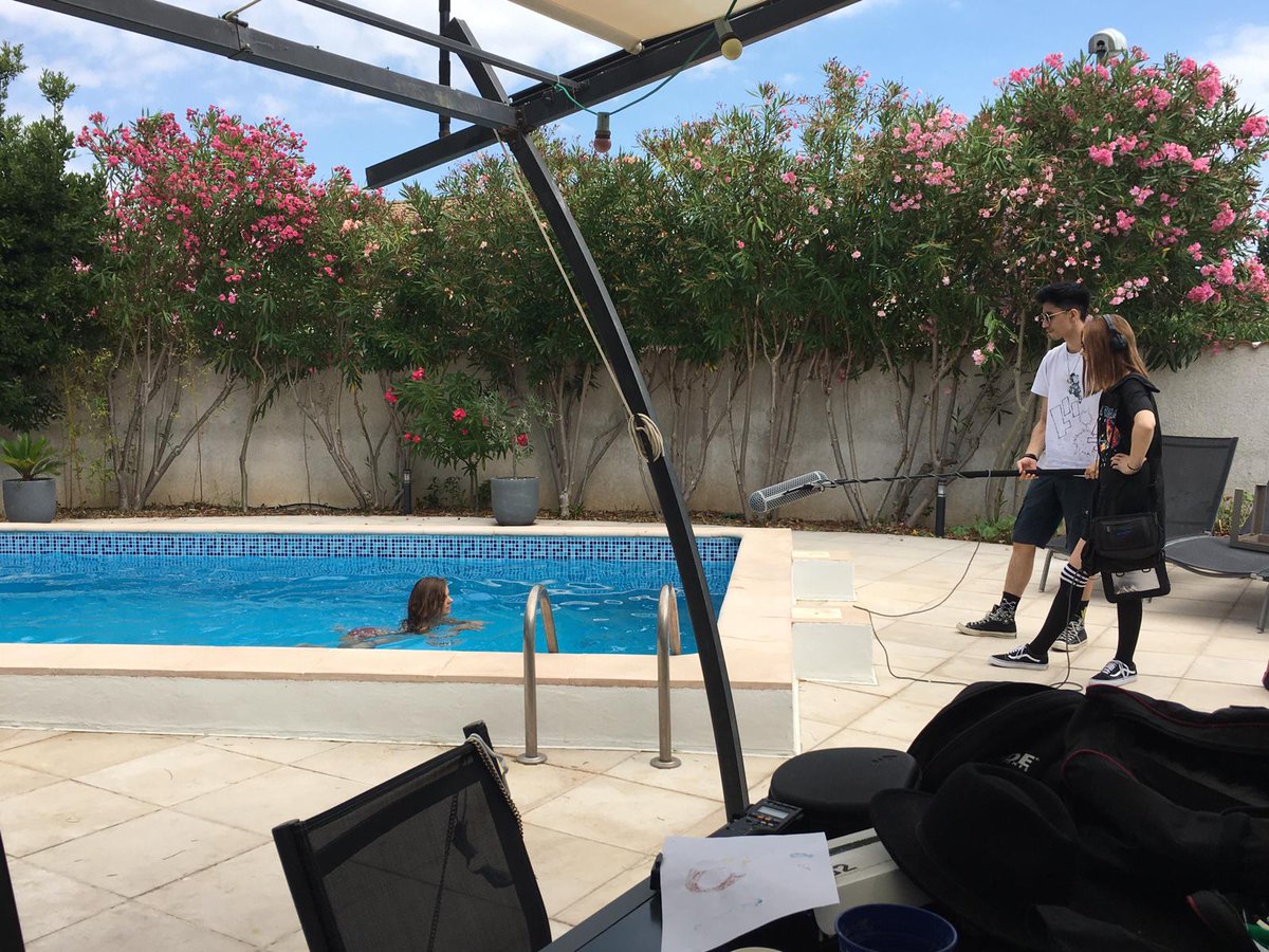 Iutbeziers's tweet photo. Vacances ? Pas vraiment.
 Les @MMI2_APP et les @MDNBeziers tournent "En Surface"  une vague histoire de sirène à découvrir le 10 octobre ...
https://t.co/rzurSkdJhz https://t.co/1XM4Zl69lM