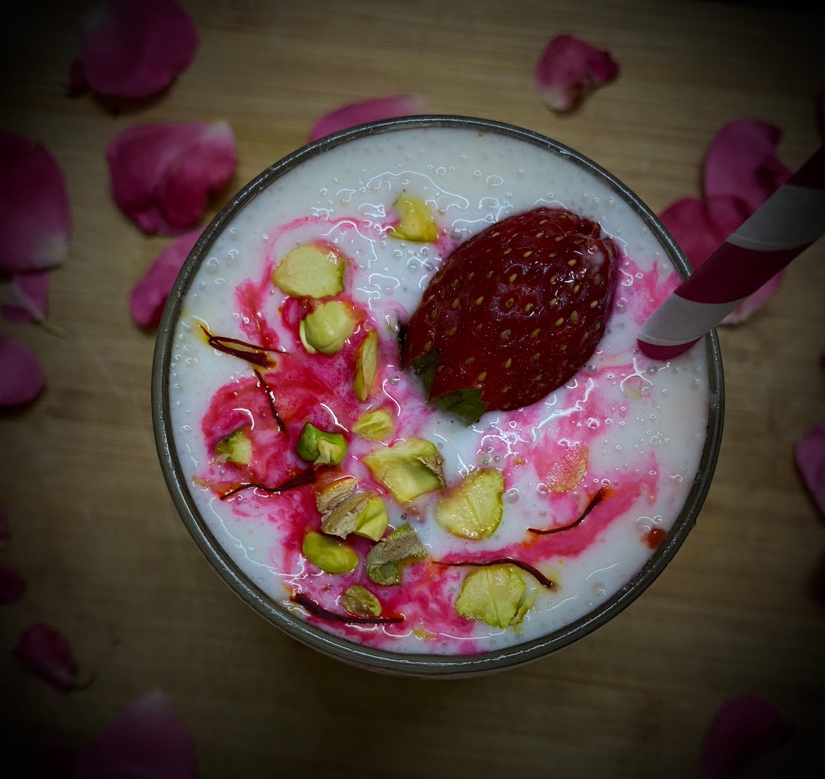 Vijeetha_NR's tweet photo. Too much pink in the frame...Lassi with Rose essences... #Lassi #pistachio #tryinghandsonphotography #RoseExtract #roseessence #foodie #foodgasm #foodlover #foodphotography https://t.co/ttTIwadwMI