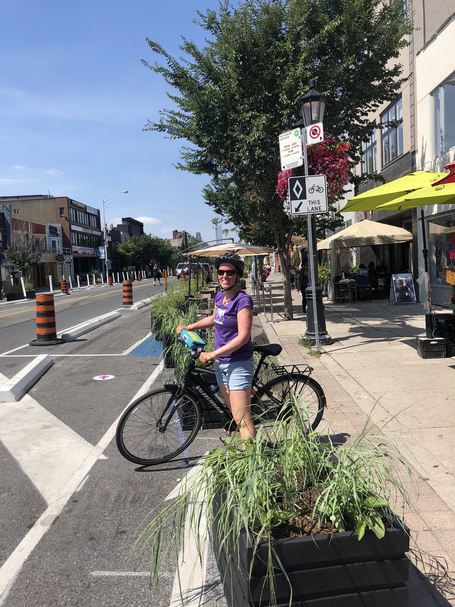 Ward14Bikes's tweet photo. We’re liking the #BikeTO cycle track + #CafeTO patio combination that the city has built for #DestinationDanforth https://t.co/AoR0GD3e2e