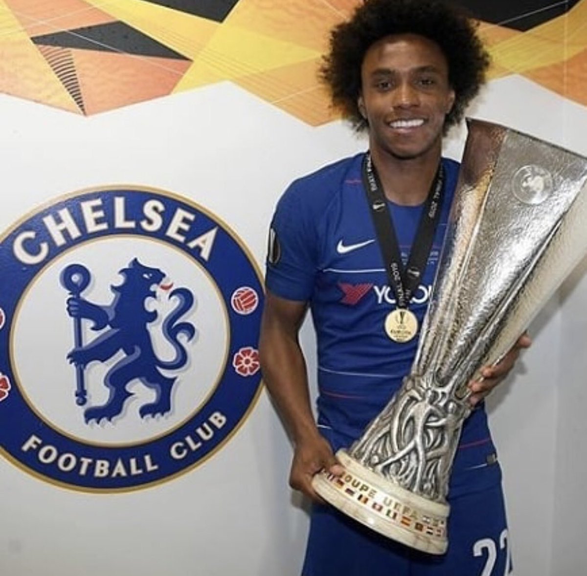 WeArePLeague's tweet photo. • Chelsea

William está em negociações para permanecer no clube por mais duas temporadas.

Detalhes da renovação estão em andamento, com o clube sendo o favorito para a permanência do jogador.

Arsenal e Tottenham mantém o interesse e estão atentos ao desfecho.

#CFC

#WAPL https://t.co/WCC2VGtUR7