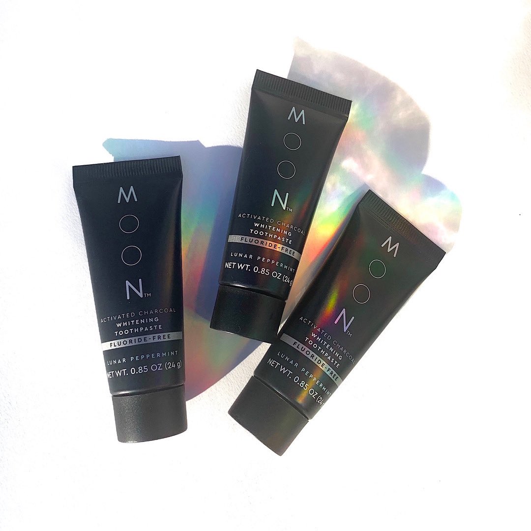 itwasnotadream1's tweet photo. Moon is our sparkle and smile is our joy and happiness.
@MoonOralCare @KendallJenner 
https://t.co/ow9Ft8BpRm
@tomhanks Hanks &amp; Rita Wilson @latimes https://t.co/TNIPI5cbcm