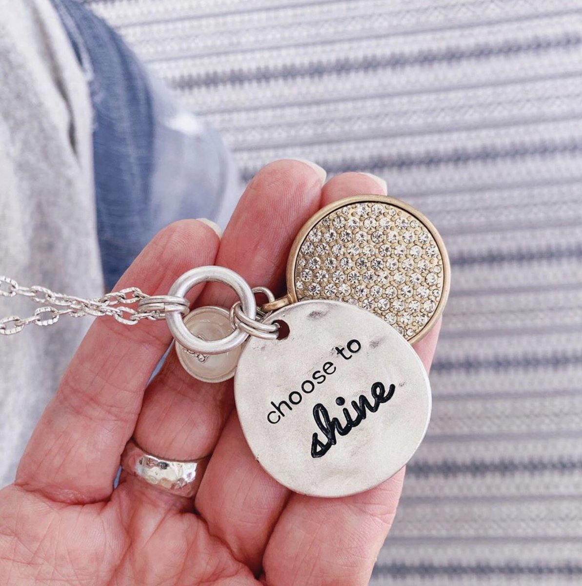 _PremierDesigns's tweet photo. Choose to shine everyday all day! ✨@thebeccaperry #PremierDesigns https://t.co/0WtnUhs090
