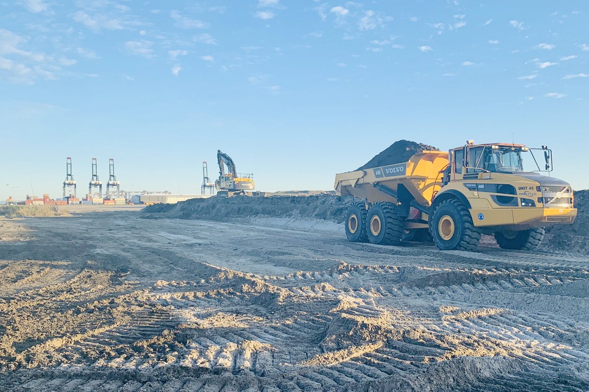 mgncivil's tweet photo. After a wet and windy weekend, the sun is shining and the team is back at it!

#mgncivil #earthworks #groundimprovement #construction #civilcontracting #contractor https://t.co/tPxzPNoQJs