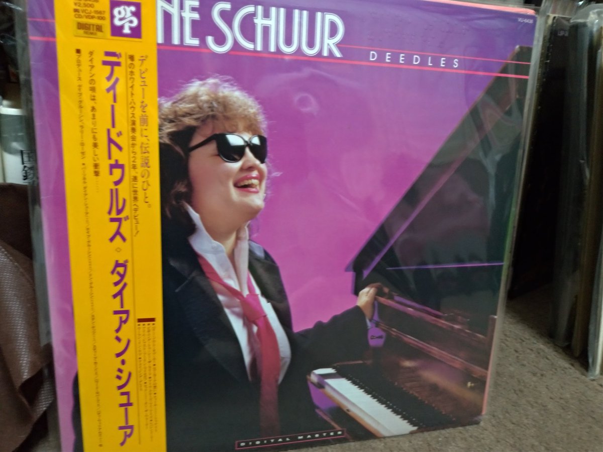 marbowt1's tweet photo. おはようございます。今日のおともは全盲のシンガー、Diane Schuurの1stです。GRPレーベルからの第一弾。ほどよいクロスオーヴァー感です。NY State of Mindのカヴァーなんかもイイ味出してます。
#DianeSchuur #Deedles #GRP #StanGetz #DaveGrusin #LarryRosen #AOR #Fusion #Jazzvocal https://t.co/MggFM5iqaE