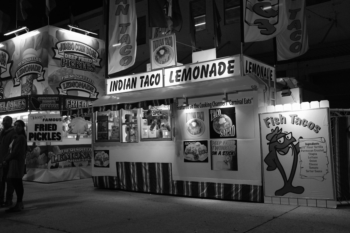 thinktk's tweet photo. Fresh Squeezed Lemonade. Late night at Tulsa Mayfest, 2019. ๐ท #FujiX100F
#TulsaMayfest #fujifilmx100f #fujilove #fujifilm_xseries #FujiAcros #RoadTripsAndWanderTime https://t.co/csZP5EW0iI