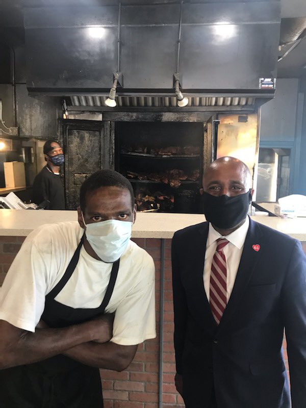 QuintonLucasKC's tweet photo. During these times, it’s important to support local, small businesses as we can. Glad this #midwestblackrestaurantweek to support the outstanding LC’s BBQ with some great carry out burnt ends. And I got to talk to Mr. LC. Great food! #EatLocal #KCMO https://t.co/L6yYfPCt7e