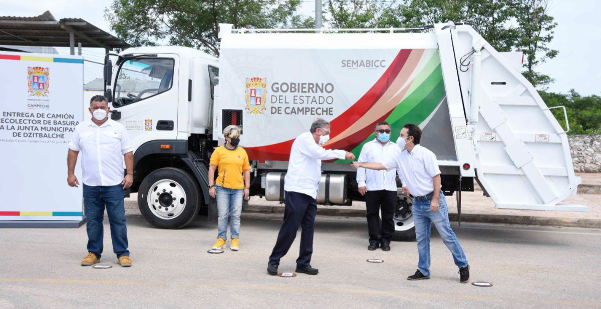 AysaGonzalez's tweet photo. Entregamos un camión recolector de basura en Dzitbalché para mejorar el servicio de limpieza y el manejo integral de los residuos sólidos en beneficio de los habitantes de la Junta Municipal. La higiene es salud y nos beneficia a todos. https://t.co/nq4asQ2Ovp
