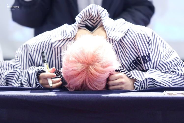 teenyjimin's tweet photo. https://t.co/cMM0B7c6VR