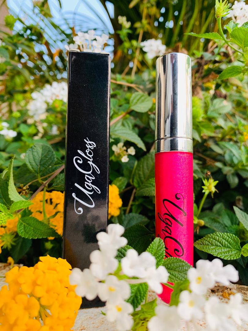 phylli_starr's tweet photo. Hey guys! 
I've started a lipgloss line and it's Ugandan based!
DM if you want to purchase 🤗
Otherwise Help retweet my next customer might be in your feed!🥺 https://t.co/jbMxz012fh