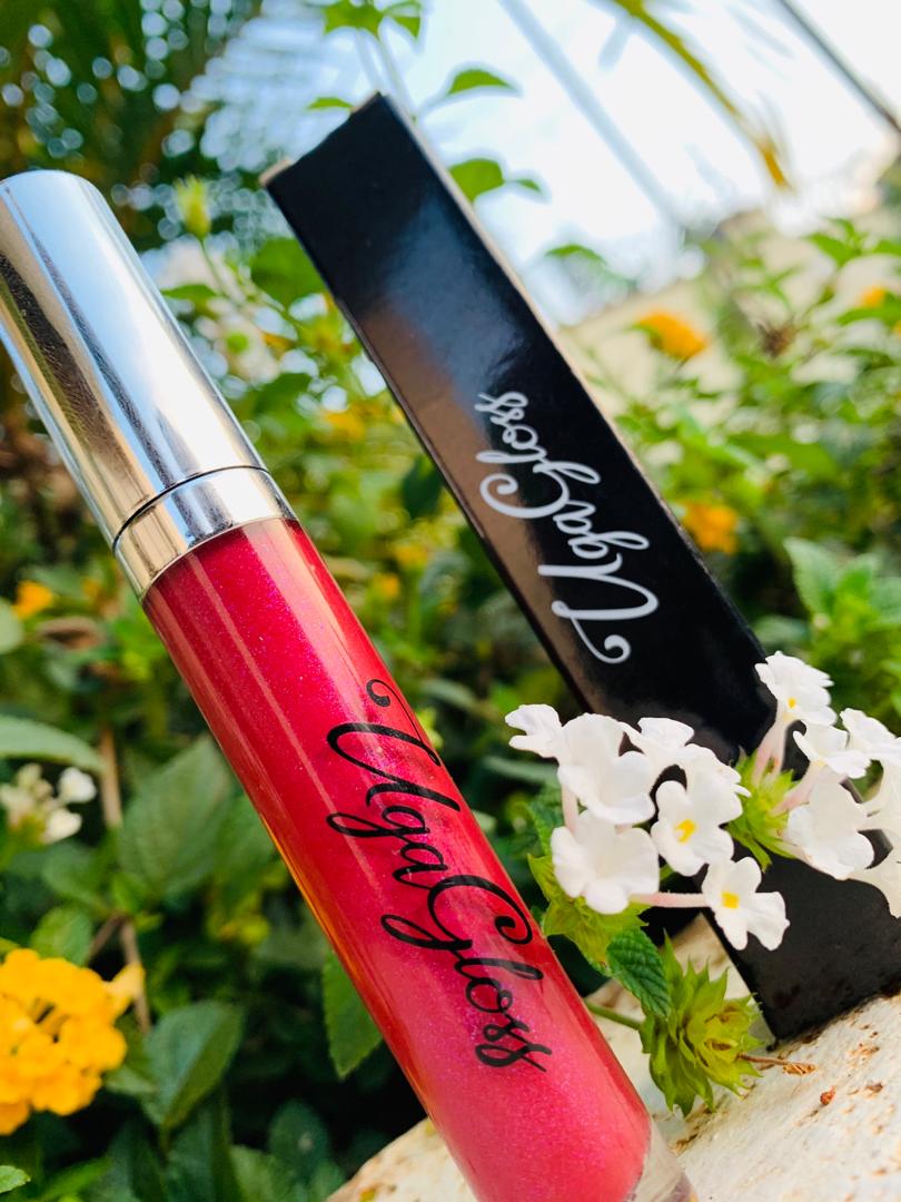 phylli_starr's tweet photo. Hey guys! 
I've started a lipgloss line and it's Ugandan based!
DM if you want to purchase 🤗
Otherwise Help retweet my next customer might be in your feed!🥺 https://t.co/jbMxz012fh