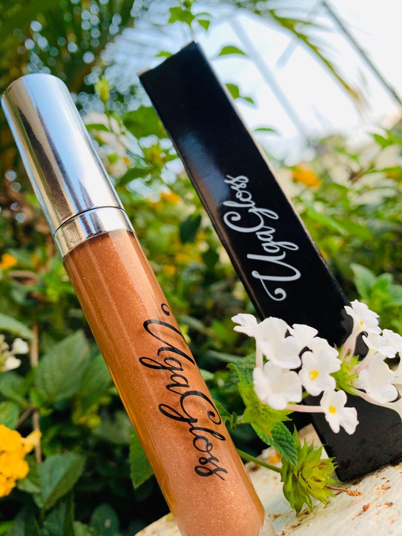 phylli_starr's tweet photo. Hey guys! 
I've started a lipgloss line and it's Ugandan based!
DM if you want to purchase 🤗
Otherwise Help retweet my next customer might be in your feed!🥺 https://t.co/jbMxz012fh