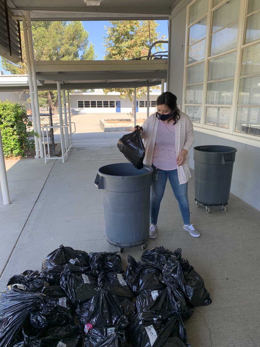 PedleyShares's tweet photo. Thanks to a wonderful team! They helped distribute baggies of things in student desks, collected library books and helped us get organized for a new year.  So happy to have their help!! https://t.co/mLetxJkyJD