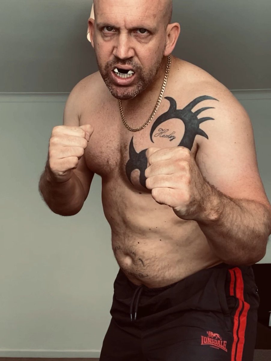 JamesDa19198886's tweet photo. Thought this picture of me looked a bit gruesome rough and ready straight after a workout 🤭 https://t.co/gtdLKYSXfs