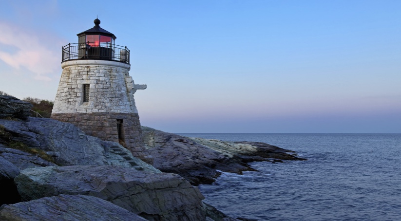 MElliottYacht's tweet photo. Castle Hill lighthouse located in NewPort, RI is one of eleven lighthouses you will be able to see while chartering the m/y Trident M4 in New England!  Let’s go yachting! 📸: @iycyachts #newport #rhodeisland #lighthouse #beautifuldestinations #yachting https://t.co/oMTctOMmQp