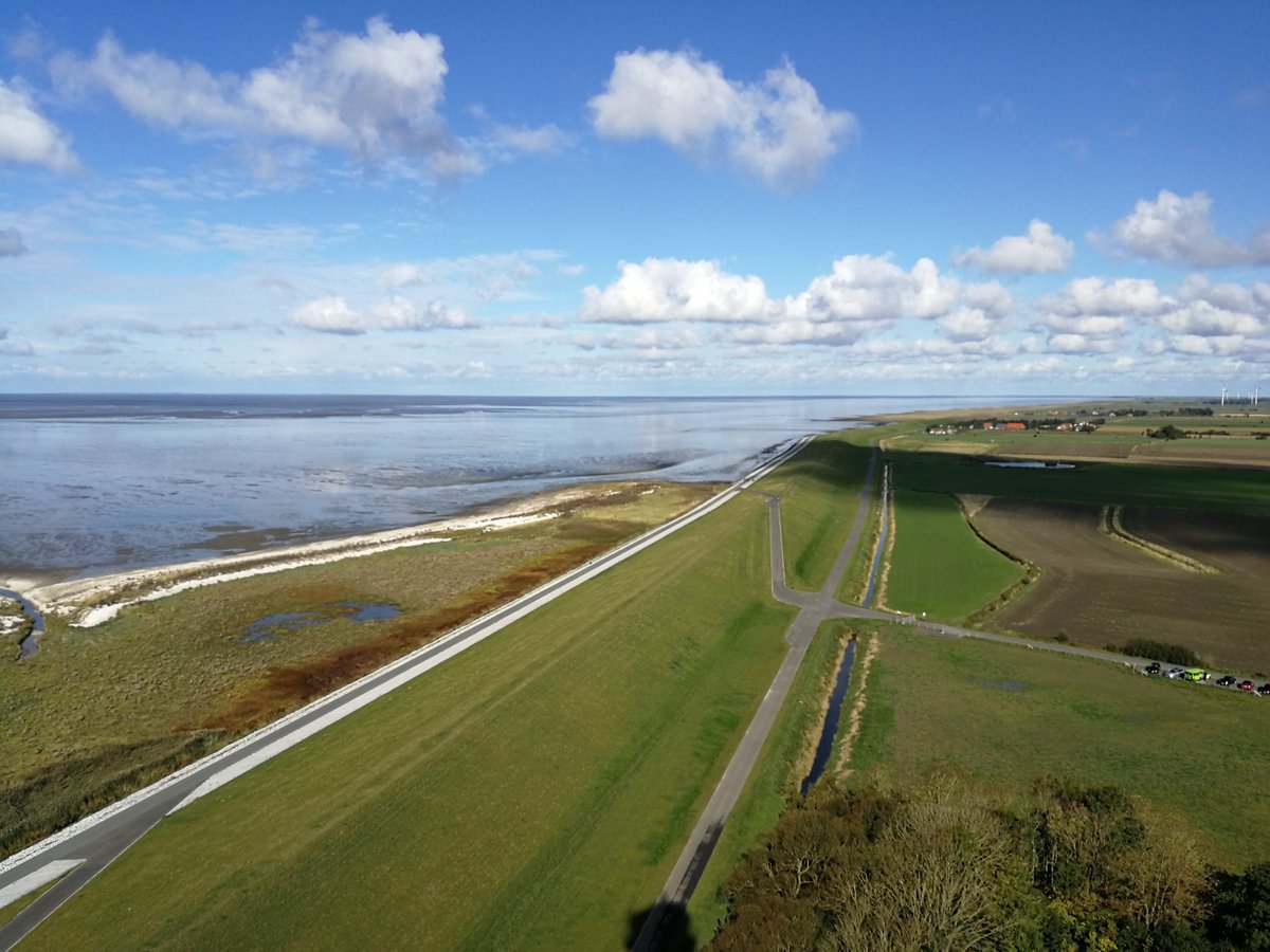 weitzilein's tweet photo. @We_vs_leukemia Hier ein Bild vom Leuchtturm Campen, dem höchsten Leuchtturm Deutschlands und der passenden Aussicht dazu. Bleib stark Paul! https://t.co/98t20k8ljZ