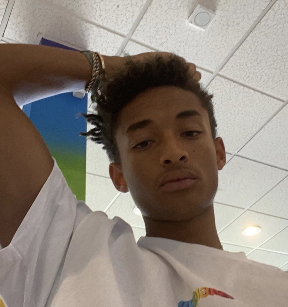 ELVIRASYRE's tweet photo. return of the dreads?? @jaden https://t.co/6Fgspy9N31