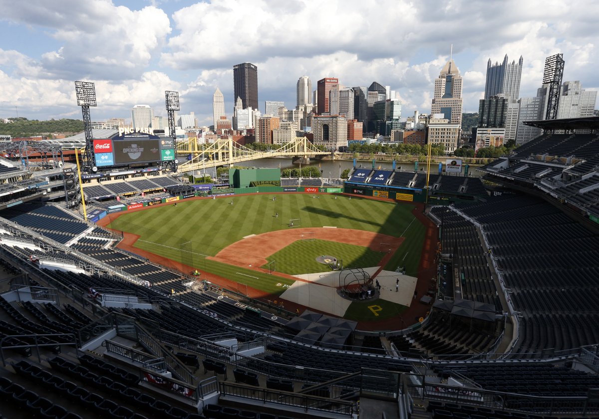 MLBONFOX's tweet photo. True or false: The @Pirates have the best backdrop in baseball. https://t.co/t8a6PqjEpc