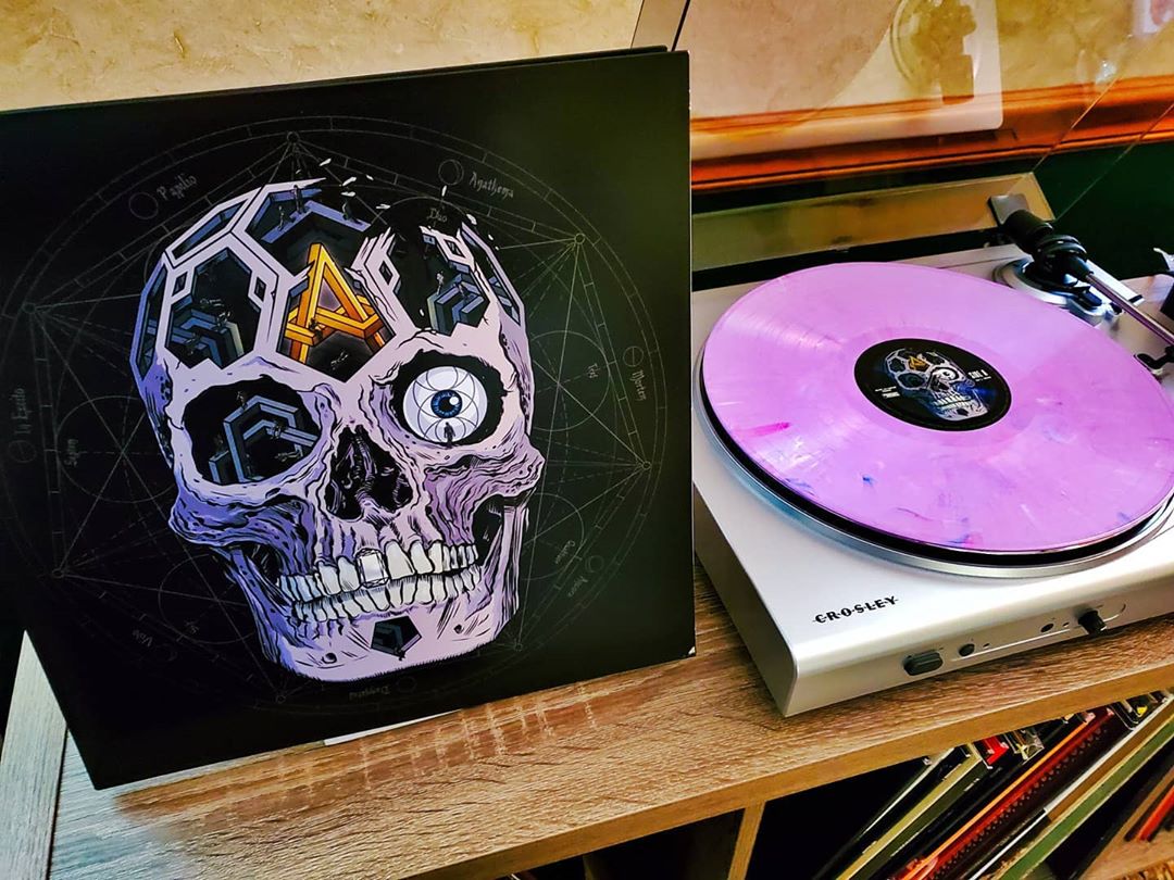 atreyuofficial's tweet photo. Just a reminder that you should listen to #InOurWake today. Guaranteed to make your day better. 🤘 https://t.co/vsRKOrSOih