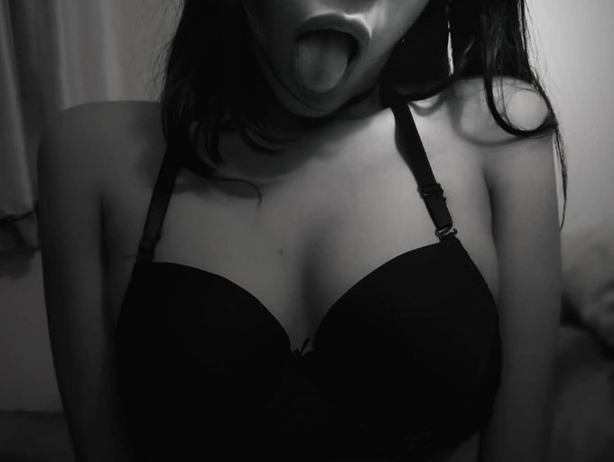 Anyone wanna buy custom nude pics? 😊 Or videos? Or snap? 🌹 Dm me ❤️  #buyingnudes #buycontent #sellingcontent<a href="/tag/nude"class="tags"><span>#nude</span></a><a href="/tag/sellingnudes"class="tags"><span>#sellingnudes</span></a><a href="/tag/sellingcontent"class="tags"><span>#sellingcontent</span></a><a href="/tag/buyingnudes"class="tags"><span>#buyingnudes</span></a>