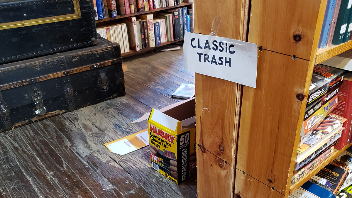 Mostly Books tweet media