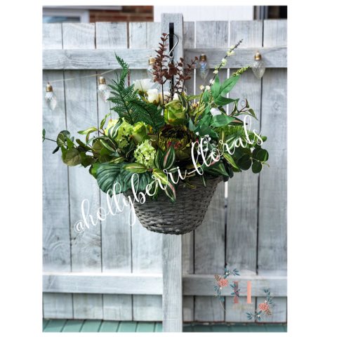 TheofficialDon's tweet image. Having been making artificial floral designs as a hobby for a while, my wife has decided to go pro and boy is she talented.
Follow her on instagram instagram.com/hollyberri_flo…
Please retweet 
#floraldesign #artificialflorals