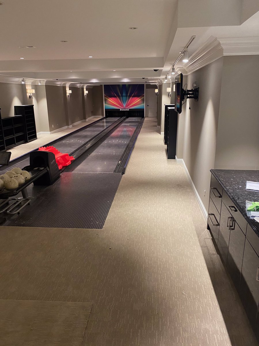 MidWestFloorSTL's tweet photo. Customer: We’re adding a bowling alley to our home. Can you recommend carpet to complement that?

Mid-West Floor Design/Sales Staff: Yes we can! :-)

Whatever your needs, we can help you choose the perfect #flooring for your home. #bowledastrikewiththisone #wehadtodoabadsportspun https://t.co/fmKqVnmHPB