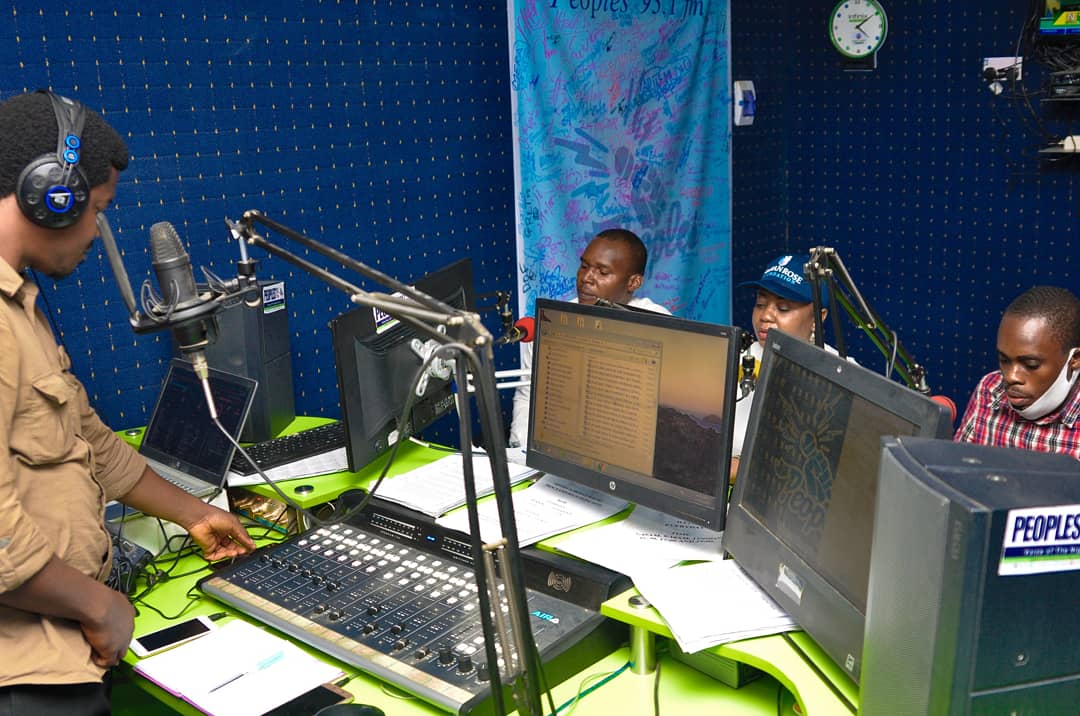 ethanrosefound1's tweet photo. (UPDATE)
Photos from our radio tour to @peoplesfm earlier today 27/07/2020 to enlighten the public on our World Hepatitis Day Free Test & Vaccine for children scheduled to hold 28/07/2020, at the Bayelsa Specialist Hospital, Yenagoa.
#EthanRoseFoundation #FindTheMissingMillion https://t.co/XDVWiWuTkQ